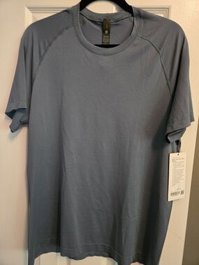 lululemon athletica Men's Short-Sleeve Tech Tee - Blue Gray